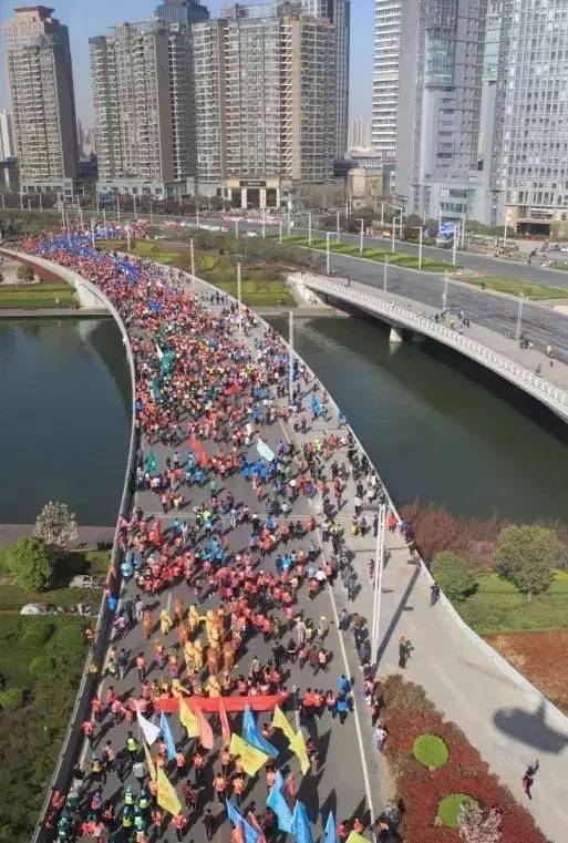 鳴槍開炮，奔跑吧，寶貝！