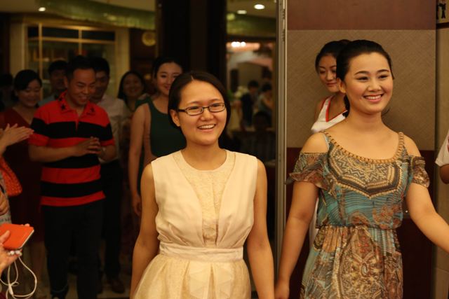 教育廣播主持人登臺(tái)：子楊、悠揚(yáng)