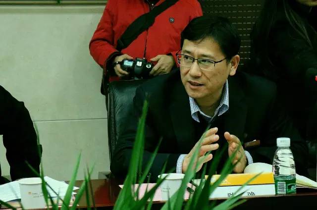 互動結束后華潤燃氣的陳豫總也對各位達人們提出的問題一一作出解答，可是讓大家伙兒們相當滿意呢！