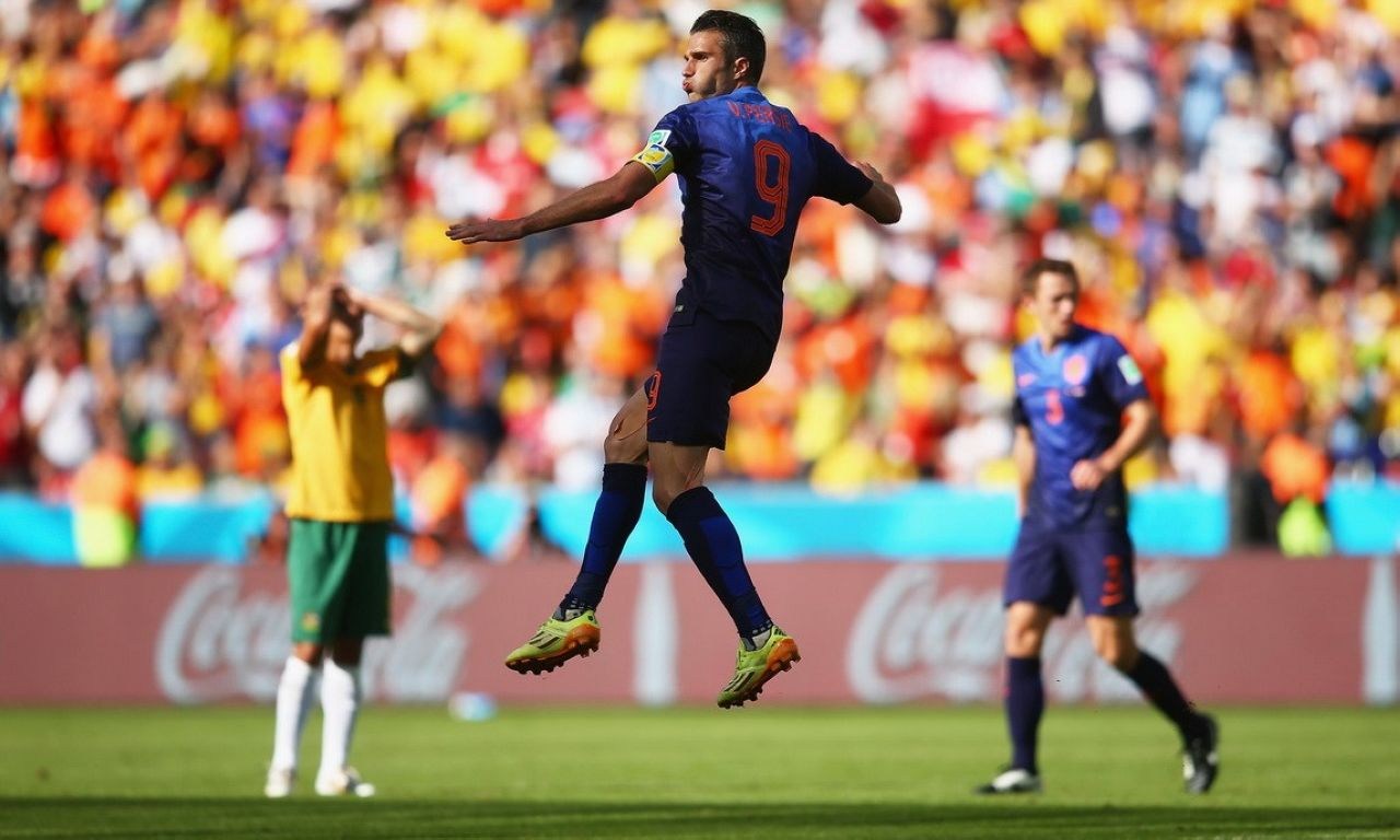 但由于范佩西將在最后一輪的比賽中停賽，進(jìn)球的重任也完全落在了羅本的肩上