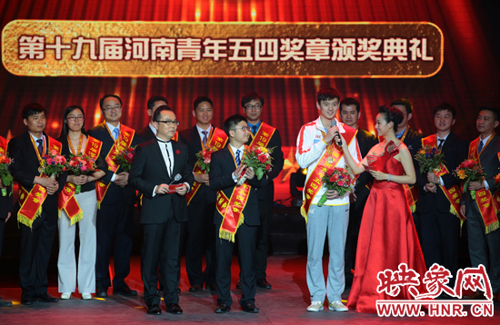 寧澤濤榮獲第19屆“河南青年五四獎(jiǎng)?wù)隆狈Q(chēng)號(hào)
