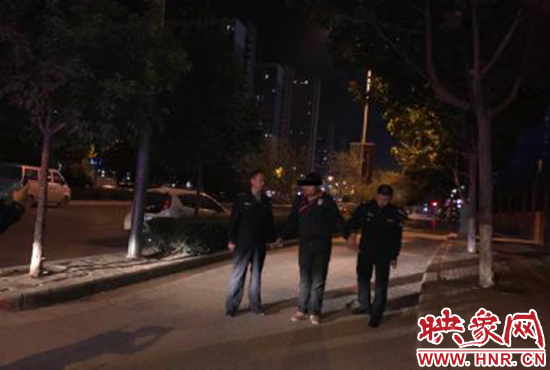 指認(rèn)犯罪現(xiàn)場。