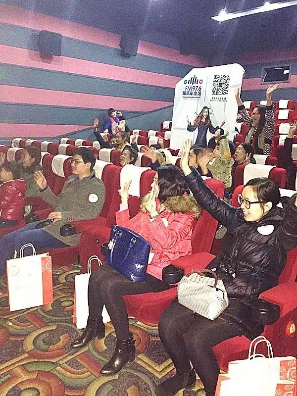 來(lái)到活動(dòng)現(xiàn)場(chǎng)的每一位觀眾都十分熱情哦！