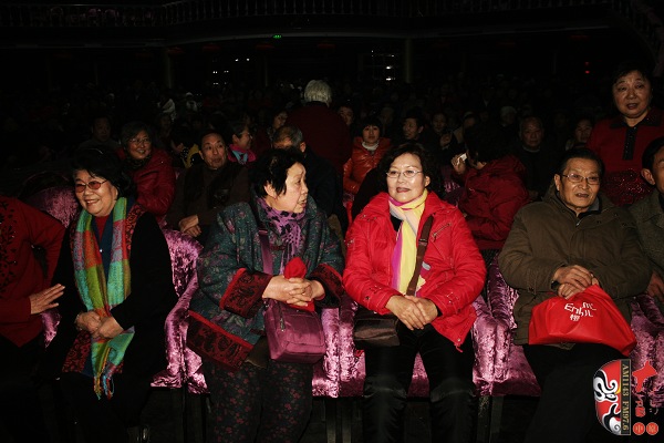 豫劇《朝陽溝》銀環(huán)媽扮演者、著名豫劇表演藝術(shù)家楊華瑞，著名豫劇表演藝術(shù)家王素君