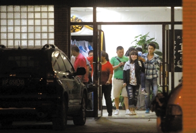 2012年9月17日，廠橋小學(xué)門口，一女子駕車錯(cuò)將油門當(dāng)剎車，撞死一男學(xué)生。