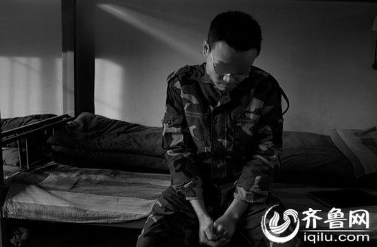 　因癡迷于賭博，研究生方光被學(xué)校開除。方光在濟南一戒網(wǎng)學(xué)校接受教育