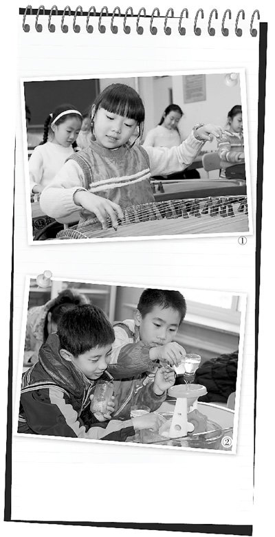 　圖1：鐵路五小古箏社團(tuán)的孩子們正在演奏《高山流水》，圖2：科學(xué)課上，孩子們正在探索水的秘密。