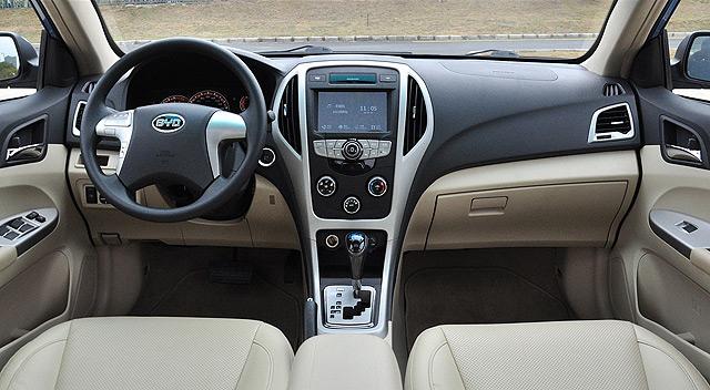 全新比亞迪F3實車內飾圖片