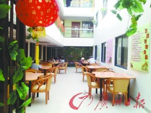 某酒店式養(yǎng)老院的開放餐廳。羅樺琳/圖