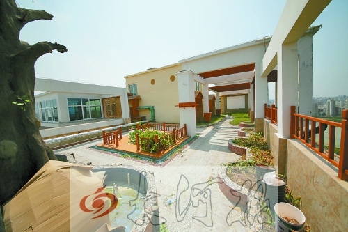 “空中花園”的假樹、水車、小橋都已經(jīng)被拆除