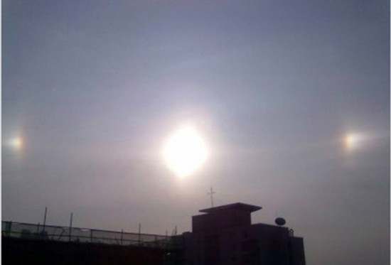 上?，F(xiàn)“3個太陽”