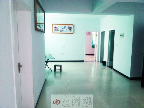 入住的居民說,這套廉租房面積超過100平方米。