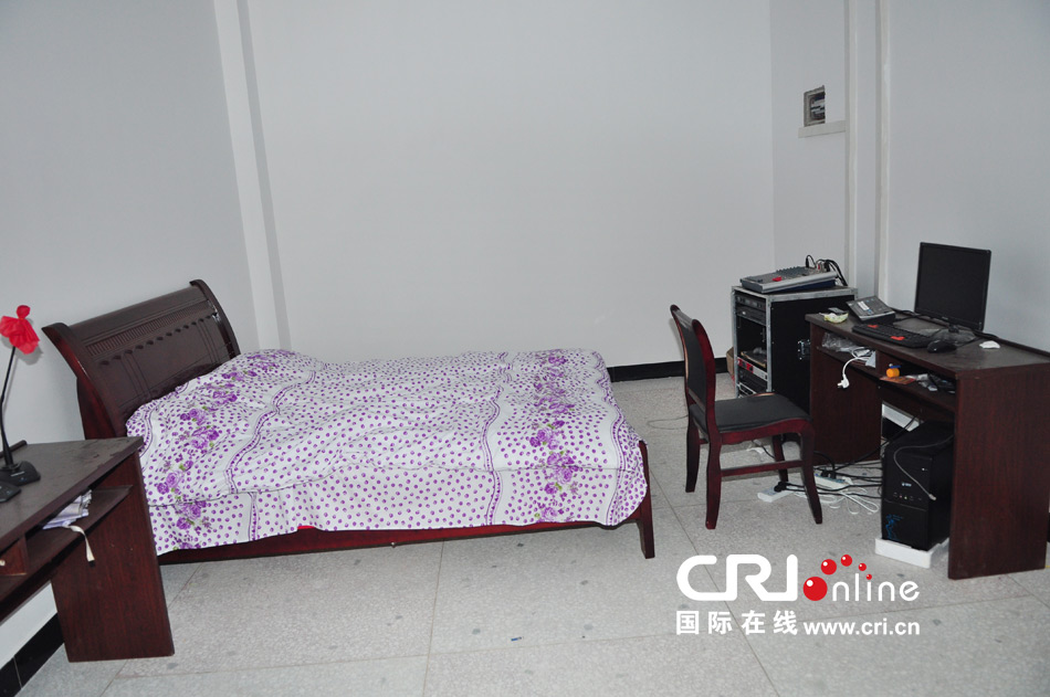 2013年10月21日，長沙云蓋村欠債千萬新建的豪華村部樓。