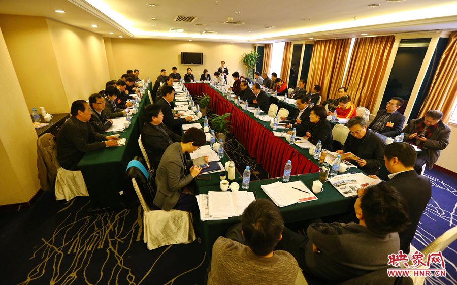 1月15日上午，政協(xié)委員小組會(huì)議，社科、體育、新聞出版組討論現(xiàn)場(chǎng)