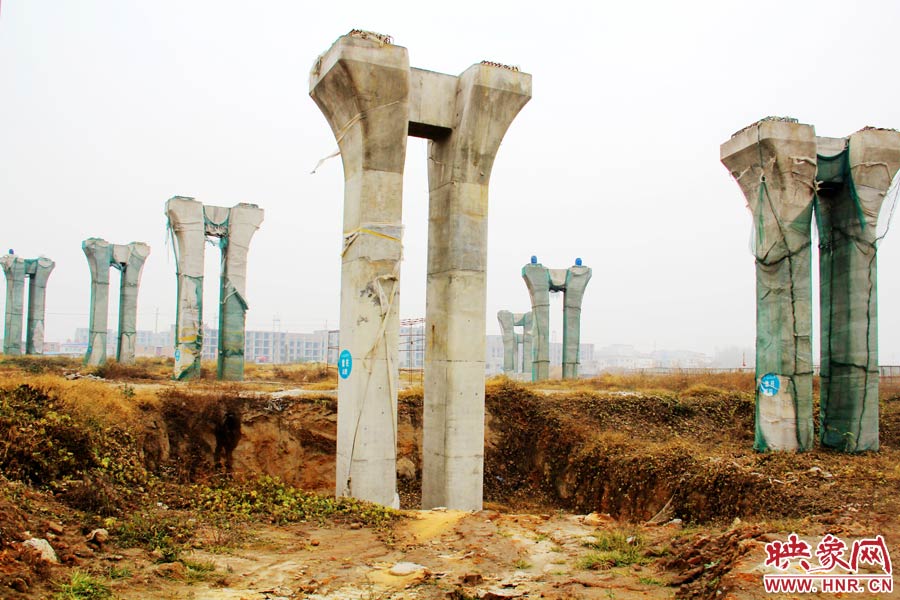 相關(guān)負(fù)責(zé)人也對(duì)外表示，投資15個(gè)億的項(xiàng)目，實(shí)際到賬的只有6000多萬(wàn)元，所以工程被迫停下。