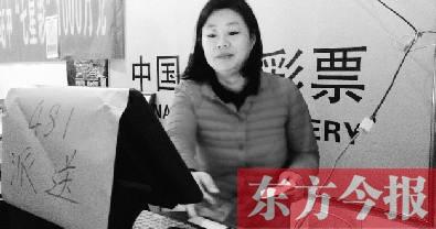 鄭州彩票店老板幫人買彩票中千萬大獎(jiǎng) 還給彩民