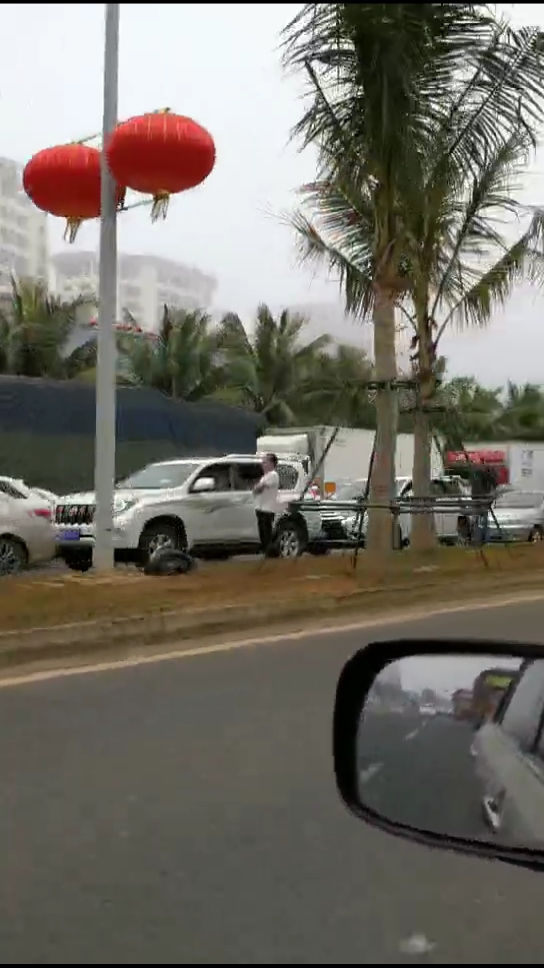 一家五口滯留?？?天 港口附近方便面都買不到