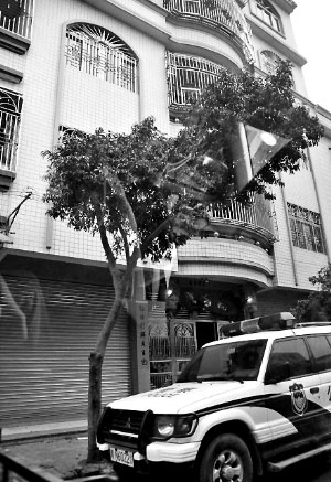 已經(jīng)被免職的陸豐“房爺”違規(guī)私用警車。