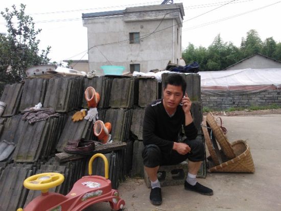 張輝忙于電話找工作，表示將自食其力。