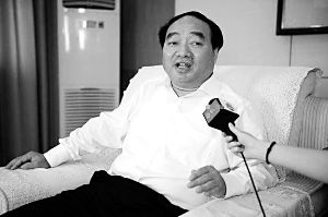 雷政富在不雅視頻曝光后回應(yīng)記者：“那些是假的?！? width=