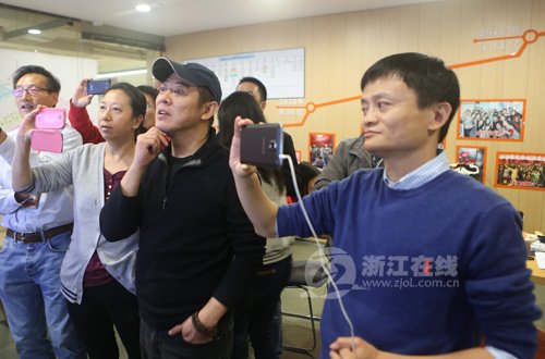 李連杰現(xiàn)身阿里巴巴，助陣雙十一。