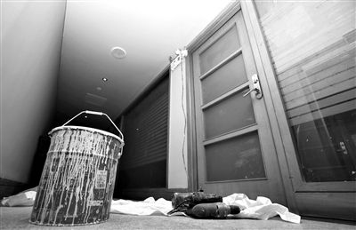 昨日，首師大公布的北京致遠(yuǎn)東方教育科技有限公司和工商局網(wǎng)站公司注冊(cè)地空無(wú)一人。新京報(bào)記者 黃月 攝