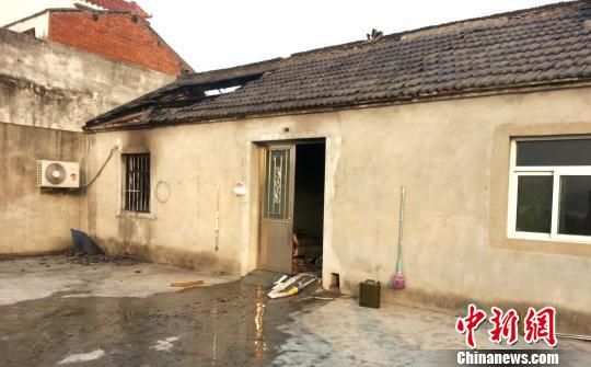 揚(yáng)州儀征發(fā)生刑事案件5人死亡現(xiàn)場留有血跡（圖）