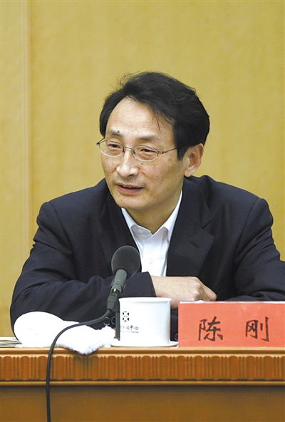 昨日，北京市人大代表、北京市副市長陳剛參與豐臺(tái)團(tuán)小組討論。 新京報(bào)記者 浦峰 攝