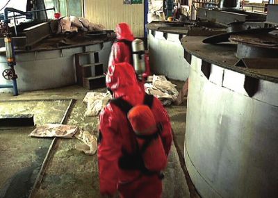 7日凌晨，青海省海東市平安縣鑫海資源開發(fā)有限責(zé)任公司元石山鎳鐵礦廠浸出車間內(nèi)發(fā)生有毒氣體中毒事故，造成2死6傷，醫(yī)院臨床判斷為疑似硫化氫中毒。目前有關(guān)部門正在調(diào)查有毒氣體來源。