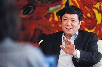 　政協(xié)委員、中國電力投資集團(tuán)總經(jīng)理陸啟洲稱，7800元是其每月基本工資。資料圖片/新京報(bào)記者 楊杰