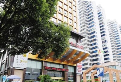 衡陽官員趙安民與之保持聯(lián)系，并邀約女子在這家酒店房間見面。