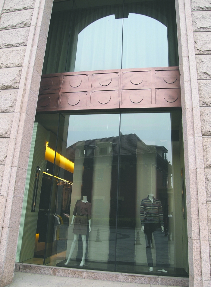 成都新東方千禧大酒店內(nèi)，曾銷售假冒LV產(chǎn)品的店鋪