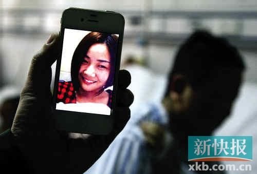 受傷之前的小蕓是一個(gè)漂亮的女孩。新快報(bào)記者畢志毅/攝