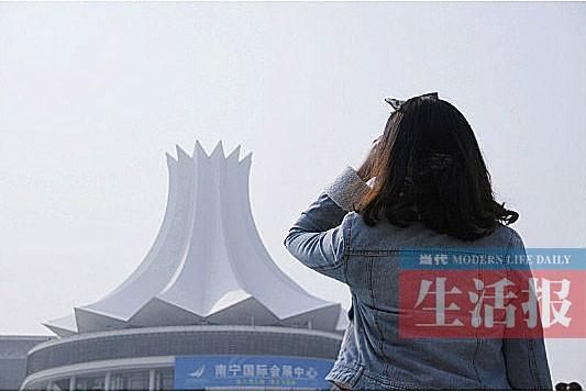 “背影女神” 她會(huì)為誰(shuí)轉(zhuǎn)身