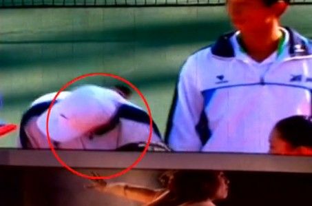 網(wǎng)友曝李娜九運會領獎臺上疑被當眾扇耳光(圖)