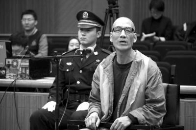 保安隊(duì)長(zhǎng)打死腳臭室友 行兇前曾喝酒慶祝升職