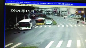 老人倒在路上，最終不治