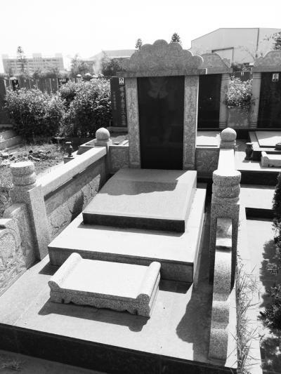 ?？诓糠帜箞@賣活人墓 價格數(shù)千至十幾萬元不等