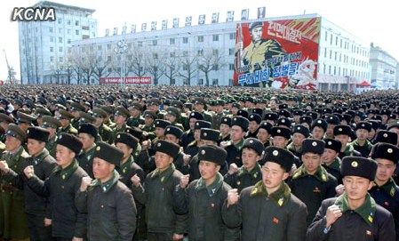 朝鮮黃海北道、咸鏡南道和南浦市11日舉行軍民大會，支持朝鮮人民軍最高司令部發(fā)言人聲明。