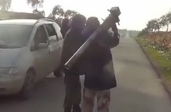 敘反對派宣稱用肩扛導(dǎo)彈擊落一架政府軍戰(zhàn)機(jī)