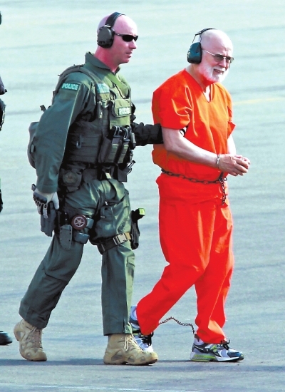 詹姆斯·巴爾杰（右）2011年資料圖片。圖/CFP