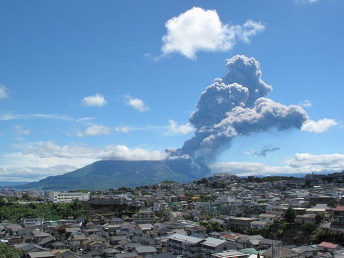 櫻島火山噴發(fā)情景（網頁截圖）