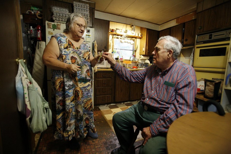 9年前，里克在聽說奧德塞的生活陷入困境后又讓她回來和自己一起住。