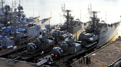 4月1日，停靠在克里米亞塞瓦斯托波爾的軍艦，其中也有烏克蘭海軍軍艦。