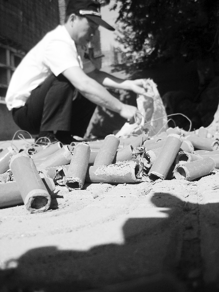 這半袋子墜子炮，多虧被及時發(fā)現(xiàn)