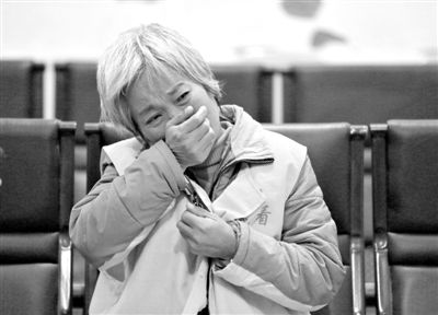 11月20日，河南省鹿邑縣法院，武文英涉嫌故意殺人被審。