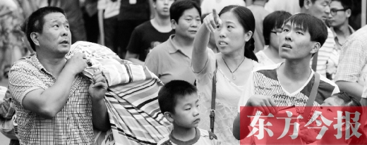 家長(zhǎng)親自送孩子上大學(xué)，最主要的原因還是擔(dān)心孩子的安全問題