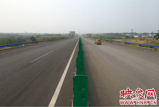 10條都市區(qū)快速路的開通，使市民出行更方便