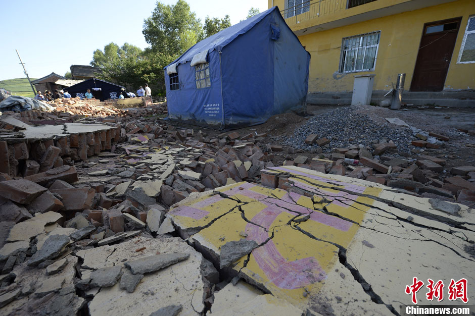 甘肅定西地震：岷縣永光村救援現(xiàn)場(chǎng)直擊