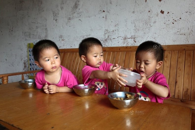 高齡產(chǎn)婦和她的三個(gè)娃